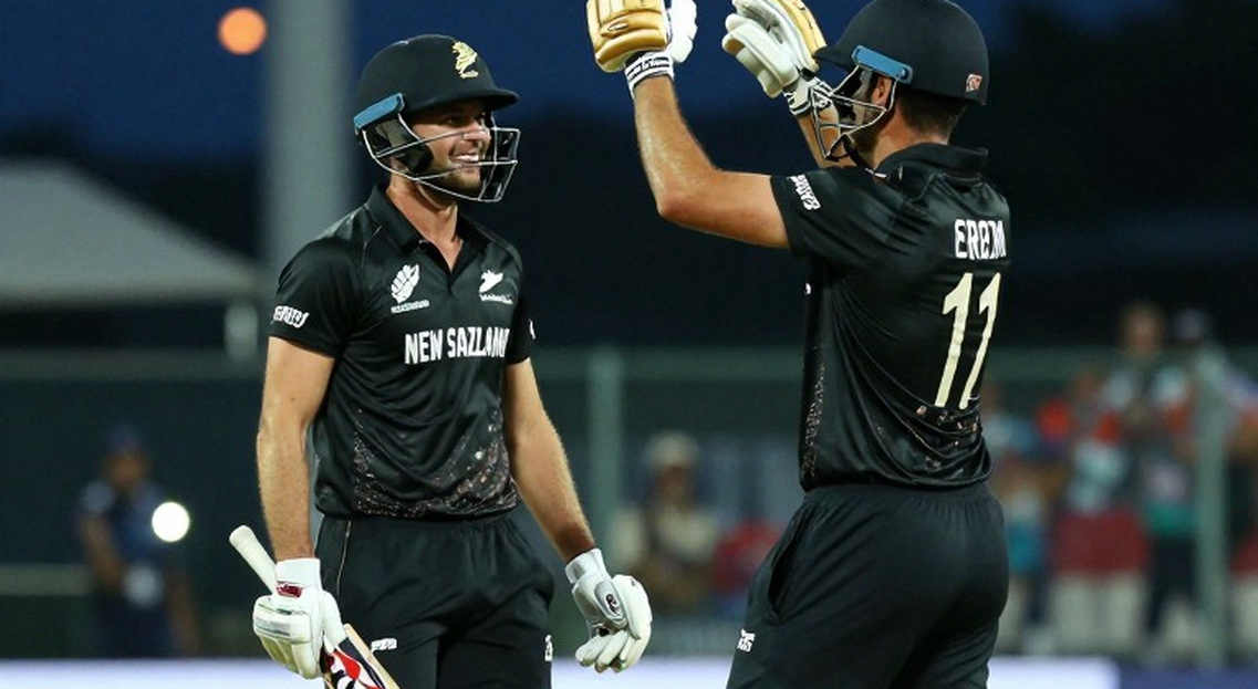 लाहौर में 241: शाहीन शाह अफरीदी की नई गेंद ने तय किया मैच, बेन डकेट का शतक रहा बचाव-पारी